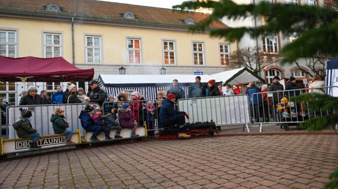 Adventsprogramm in Hanau: Märkte, Konzerte und Familienangebote in der Innenstadt Adventsprogramm in Hanau: Märkte, Konzerte und Familienangebote in der Innenstadt