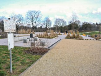 Hanau erneuert Schilder an fünf Bouleplätzen und plant Nachrüstung an fünf weiteren Standorten