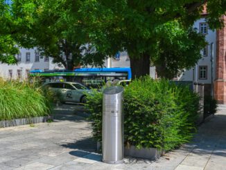 Hanau erweitert Hitzeschutz: Karten, Trinkstationen und Freibäder sollen entlasten
