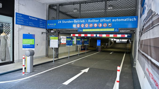 Hanau: Parkhaus Nürnberger Straße am 11. Januar wegen Bodenprüfung für Einfahrt gesperrt Hanau: Parkhaus Nürnberger Straße am 11. Januar wegen Bodenprüfung für Einfahrt gesperrt