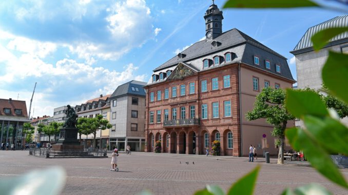 Hanau plant Ausbau der Ausbildungsplätze für 2027 und setzt auf eigene Nachwuchskräfte Hanau plant Ausbau der Ausbildungsplätze für 2027 und setzt auf eigene Nachwuchskräfte