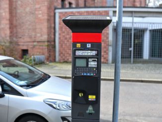 Hanau stattet Parkautomaten mit Kennzeicheneingabe und kontaktloser Zahlung aus
