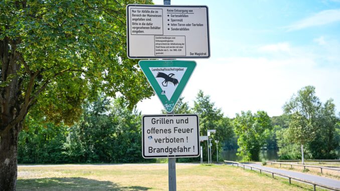 Hanau verbietet offenes Grillen und Lagerfeuer in öffentlichen Anlagen wegen Brandgefahr Hanau verbietet offenes Grillen und Lagerfeuer in öffentlichen Anlagen wegen Brandgefahr