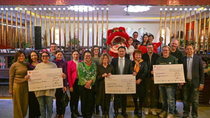 Jubiläumsspende des Asia Palasts: 6.000 Euro für drei soziale Einrichtungen in Hanau Jubiläumsspende des Asia Palasts: 6.000 Euro für drei soziale Einrichtungen in Hanau