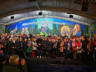 Rund 115 Freiwillige in Hanau erhalten Hessische Ehrenamts Card