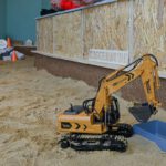 Stadthof Hanau bietet im April Ausstellungen, Retrospiele und ein neues Baggerangebot