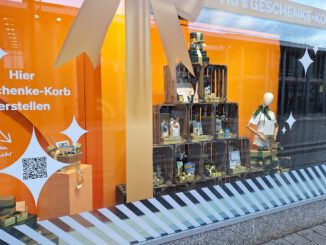 Stadthof Hanau testet QR Schaufenster für digitale Bestellungen regionaler Weihnachtskörbe