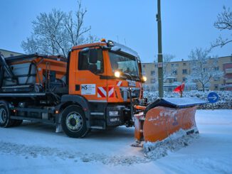 Starker Schneefall in Hanau: Stadt priorisiert Hauptstraßen, Müllabfuhr verschiebt Leerungen