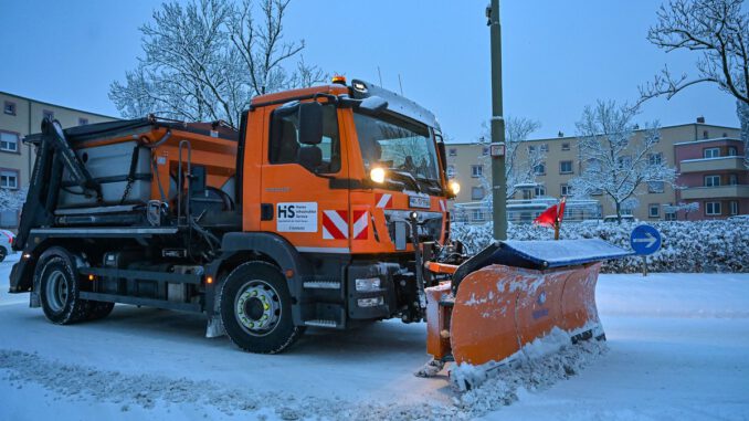 Starker Schneefall in Hanau: Stadt priorisiert Hauptstraßen, Müllabfuhr verschiebt Leerungen Starker Schneefall in Hanau: Stadt priorisiert Hauptstraßen, Müllabfuhr verschiebt Leerungen